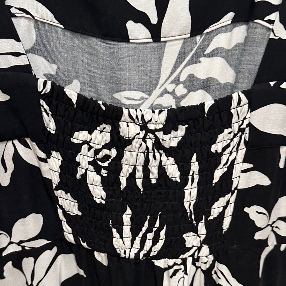 EUC Vince Camuto Monochrome Leaf Pattern Size 1X Maxi Dress - Picture 3 of 4